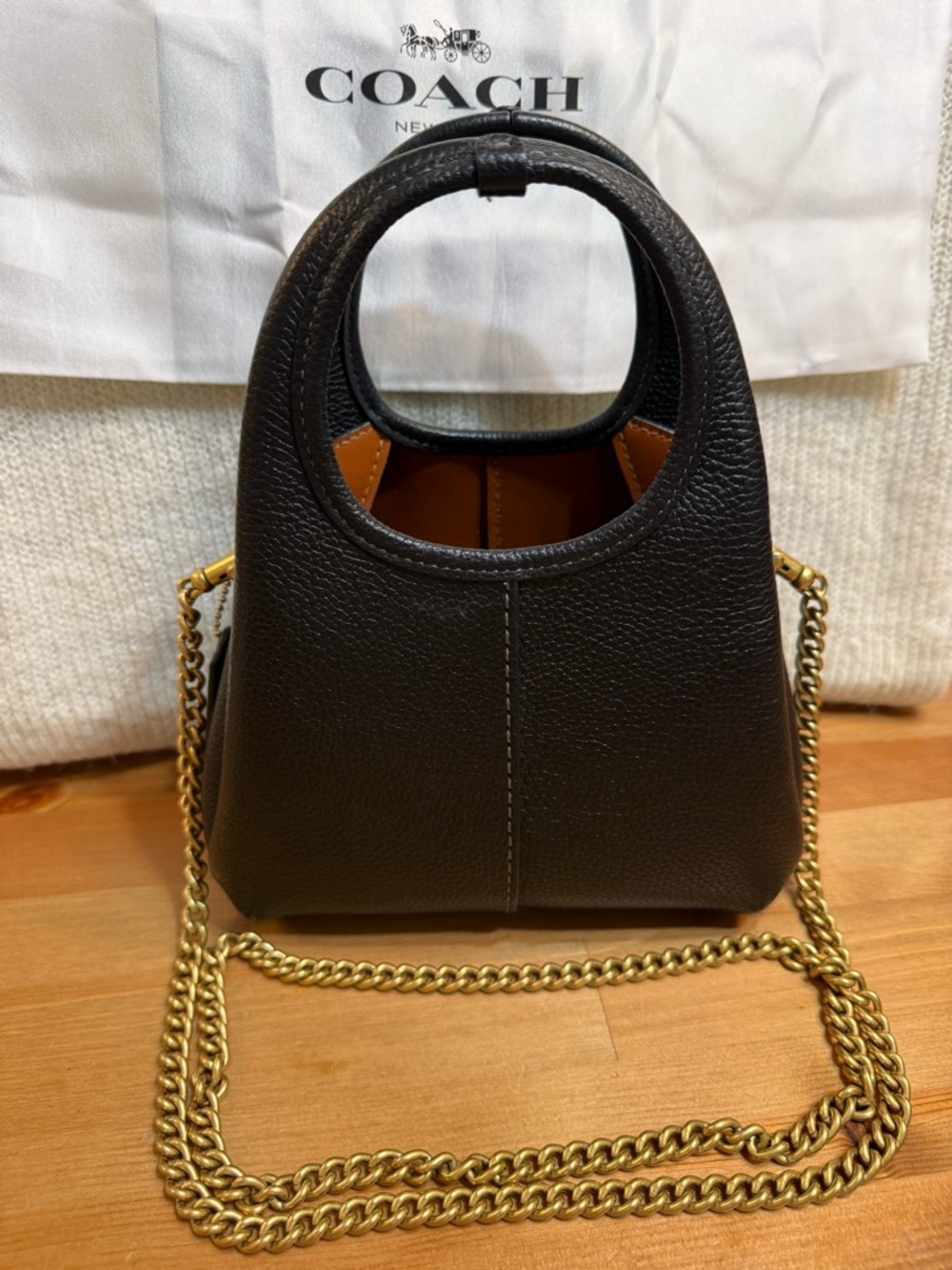 Coach Black Lana Shoulder Bag 19 with Gold Chain - Picture 2 of 6